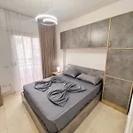 Neon Waves By Adriatic Living Apartment *