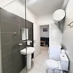 Apartment Neon Waves By Adriatic Living Golem (Tirana)