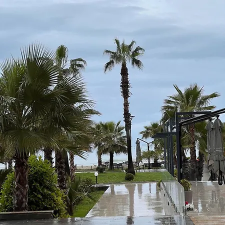 Apartment Neon Waves By Adriatic Living Golem (Tirana)