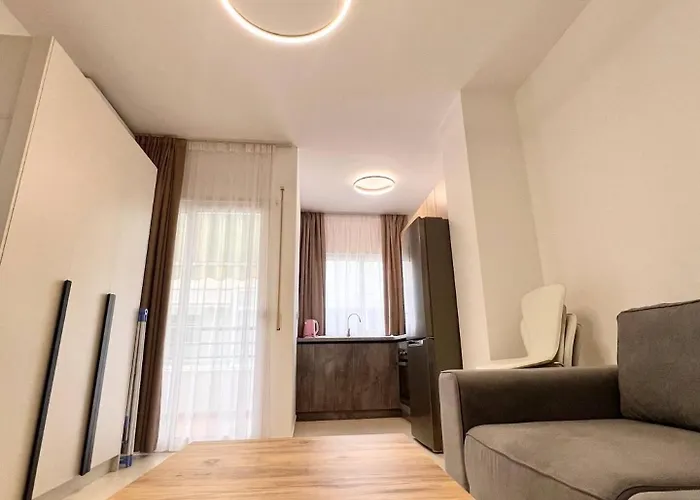 Apartment Neon Waves By Adriatic Living Golem (Tirana)